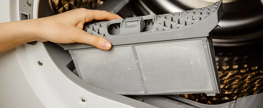 Signs Of A Clogged Dryer Lint Trap in Sycamore, Illinois